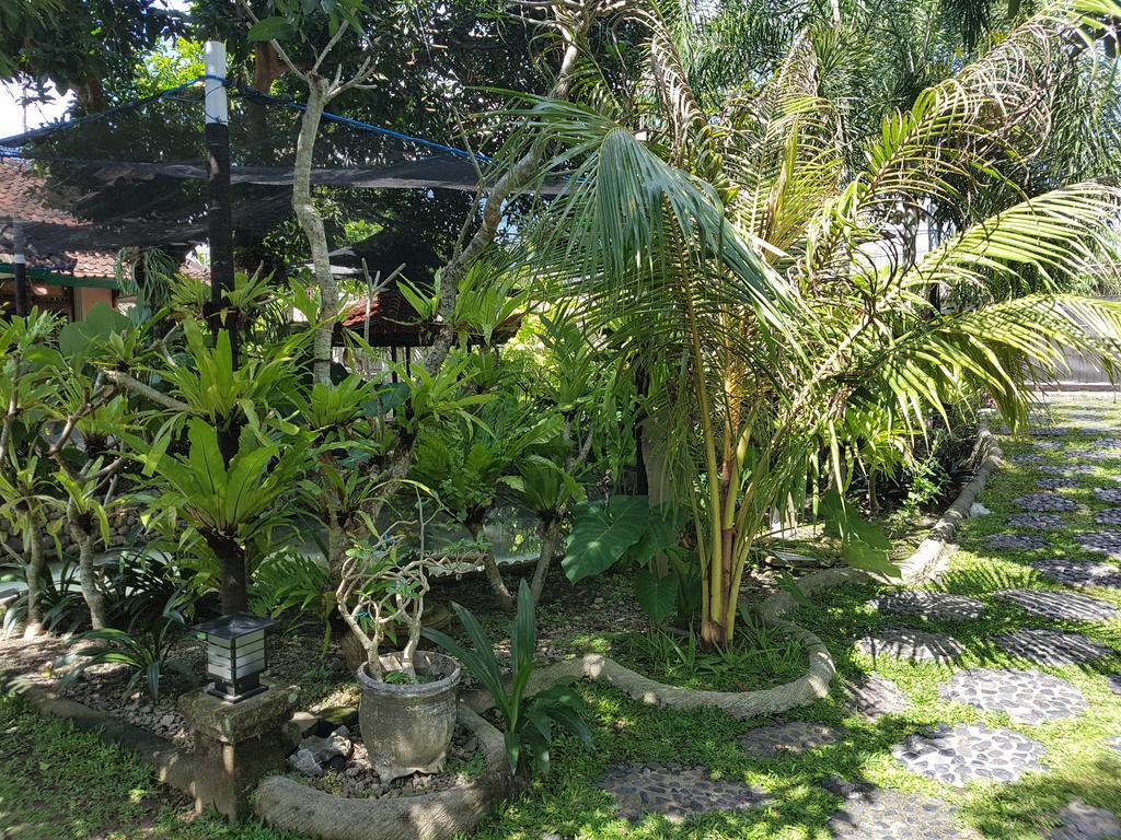 Villa Bale Seni Матарам Экстерьер фото